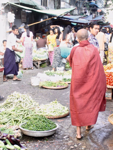 Mercato del mattino a Yangon