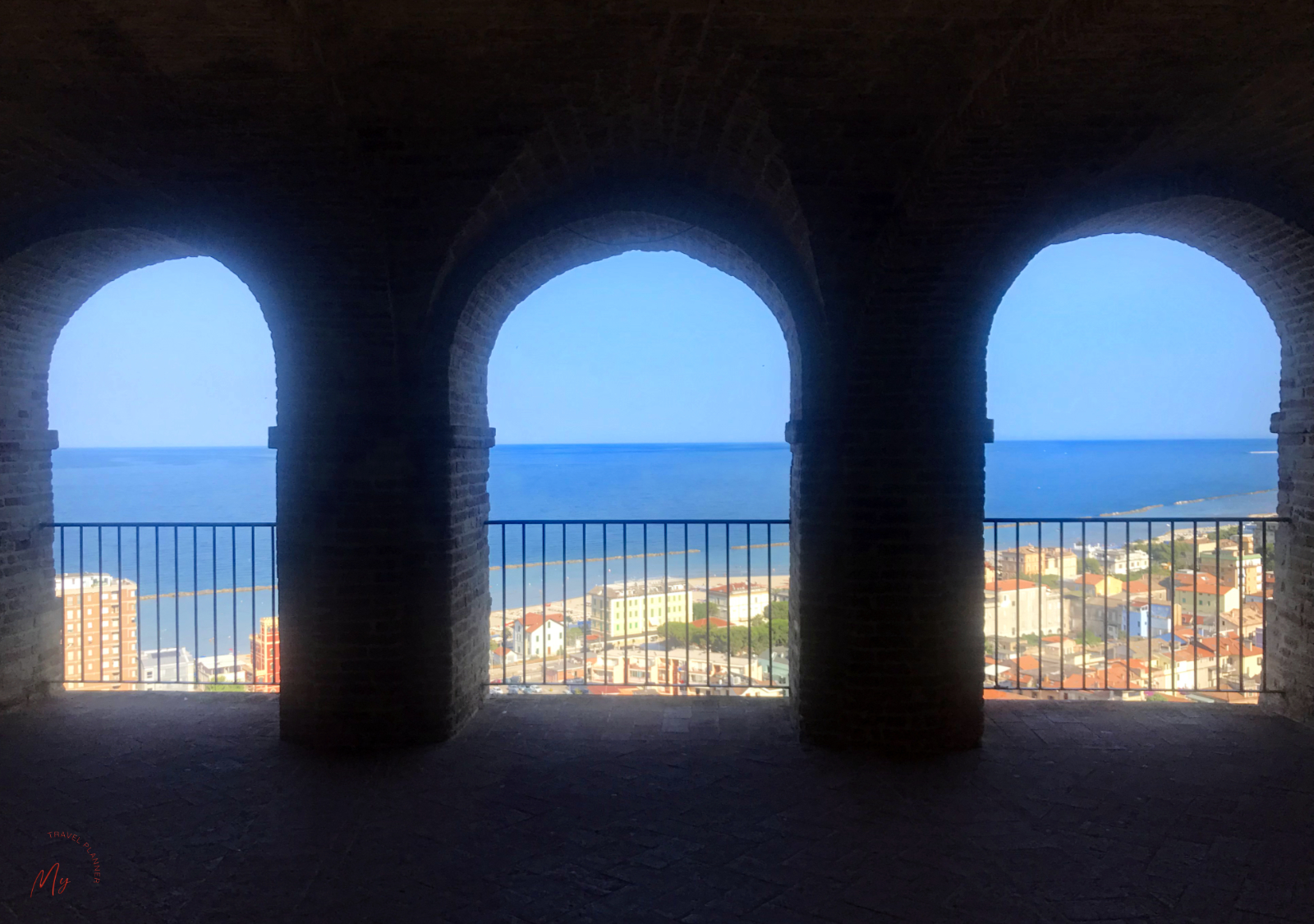 Panorama sul mare dal borgo di Gottammare