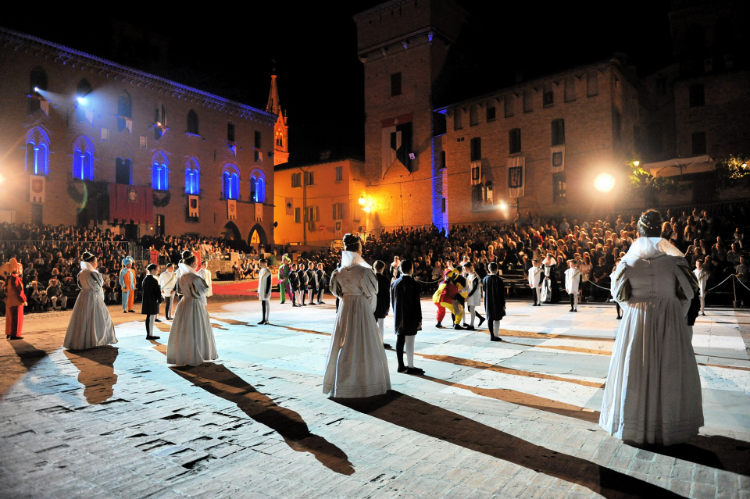 Dama vivente a Castelvetro di Modena