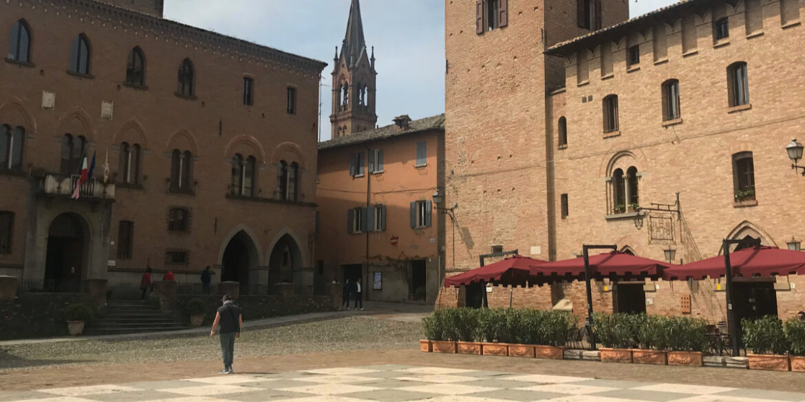 Piazza Roma a Castelvetro di Modena