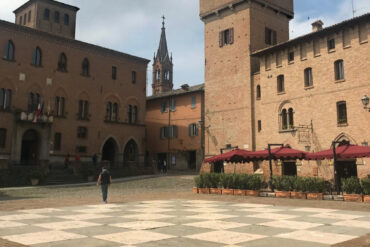 Piazza Roma a Castelvetro di Modena
