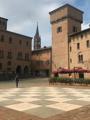 Piazza Roma a Castelvetro di Modena