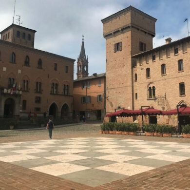 Piazza Roma a Castelvetro di Modena