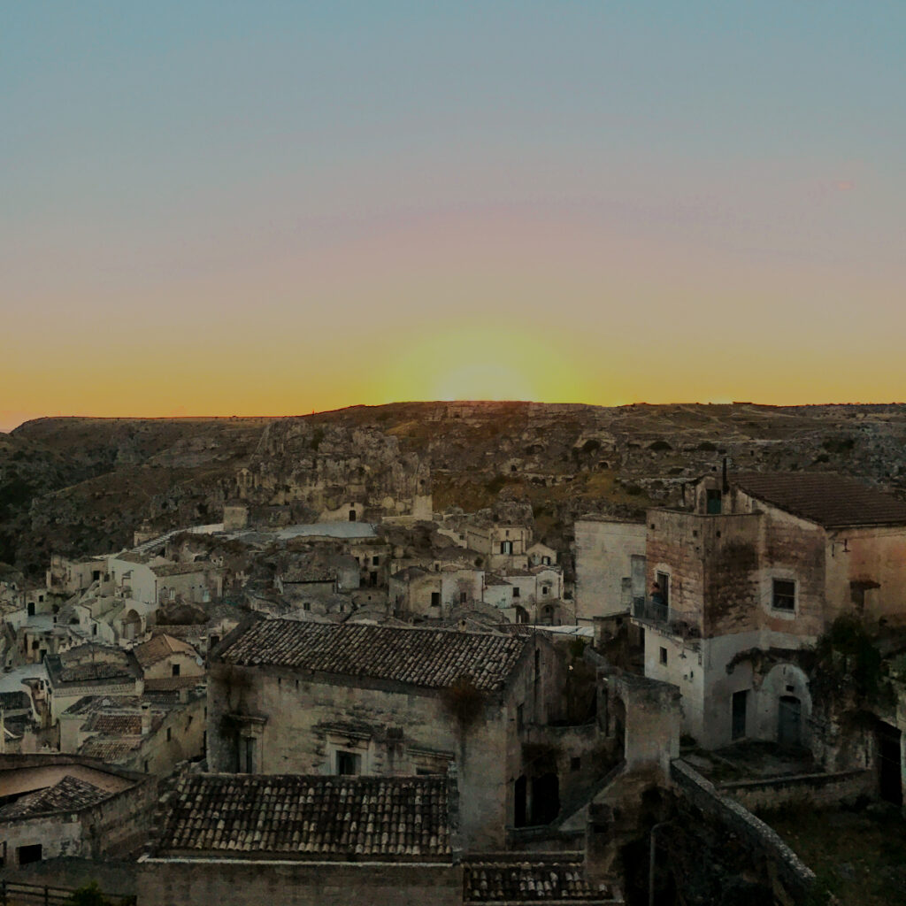 Cosa fare a Matera: vederla all'alba