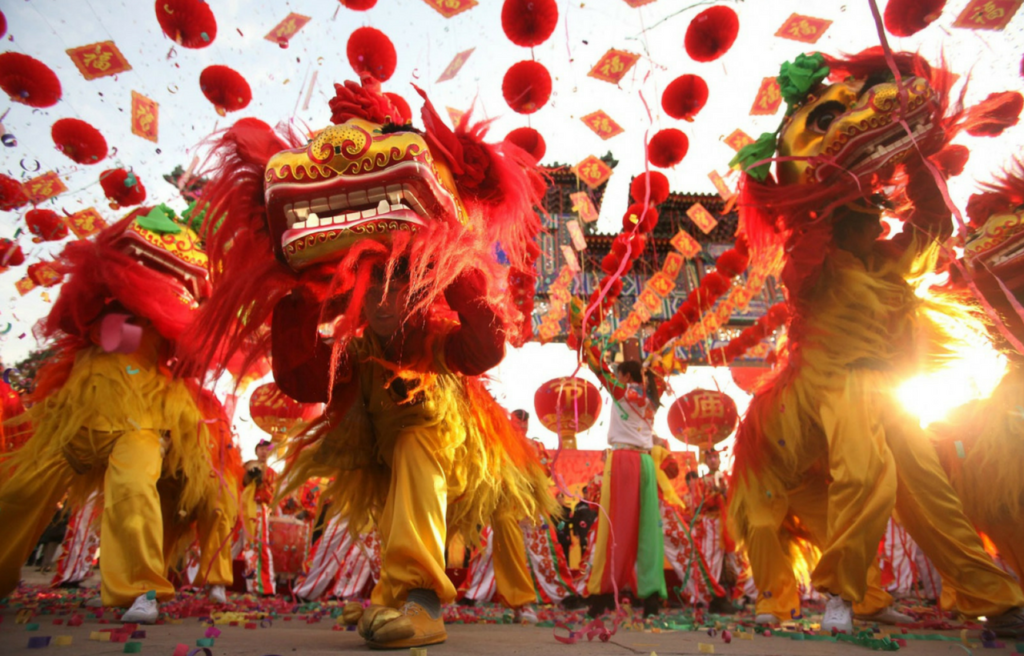 la danza del leone nel Capodanno cinese