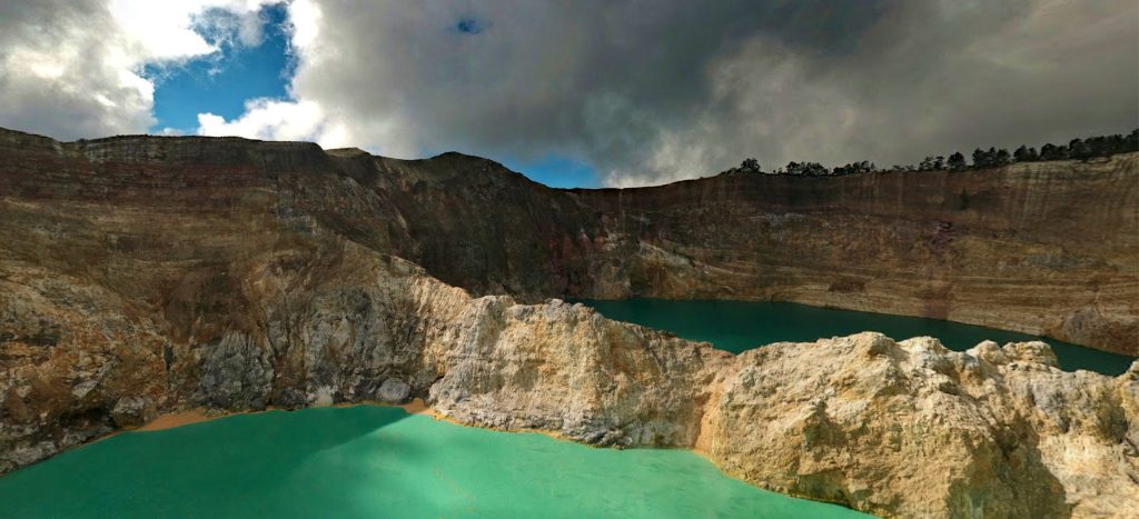 due dei laghi colorati a Flores