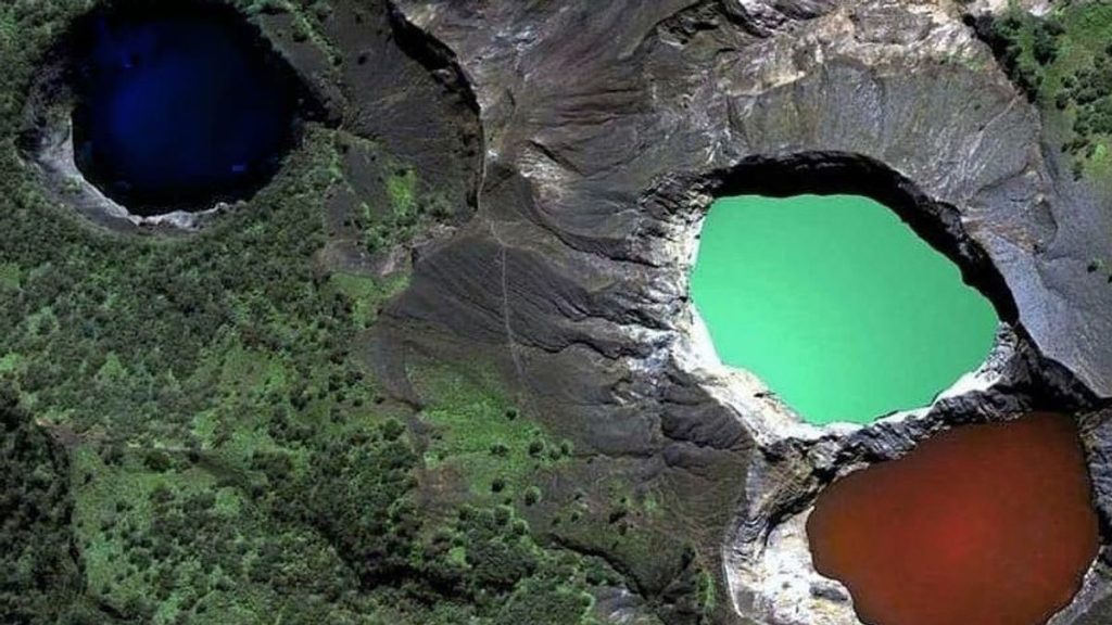 kelimutu laghi