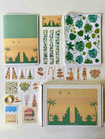 kit per diario di viaggio Bali con quaderno, stickers, washi tape e fogli stampati a tema