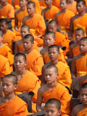 mach bucha in thailandia monaci