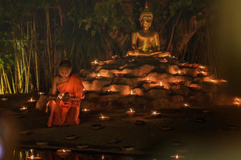 festa visakha bucha in Thailandia